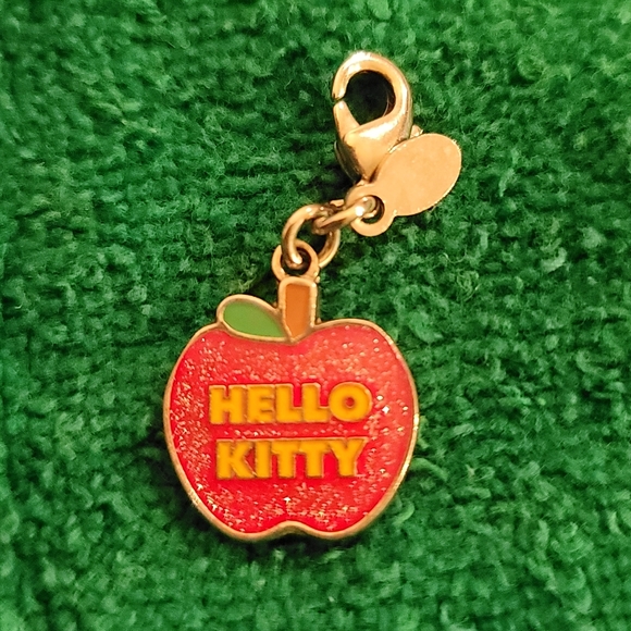 2 Hello Kitty Charms with lobster clasps - Picture 2 of 5